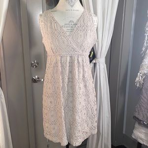 Jessica Howard ivory lace dress. Size 6P